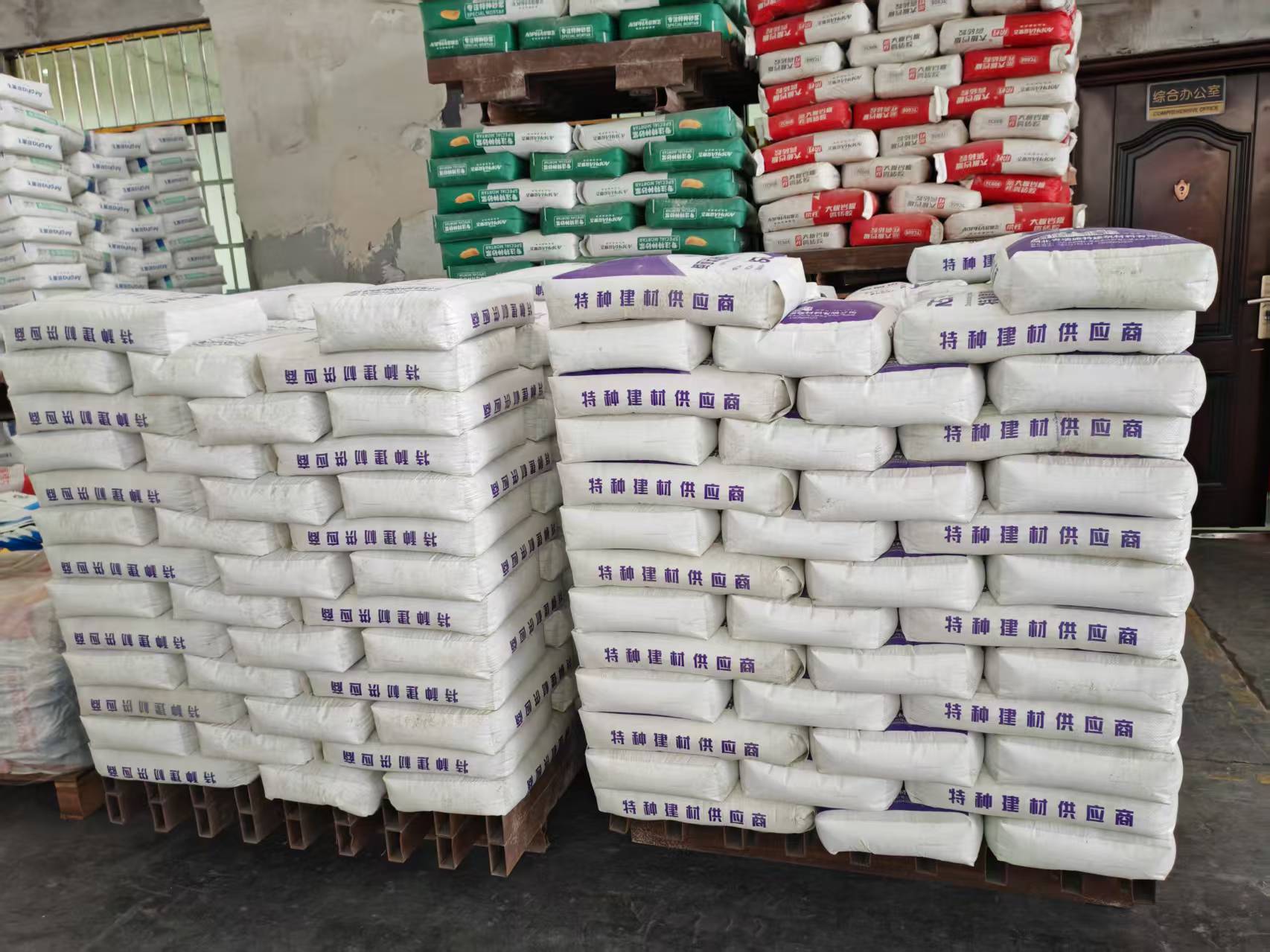 莒南拱顶带模注浆料